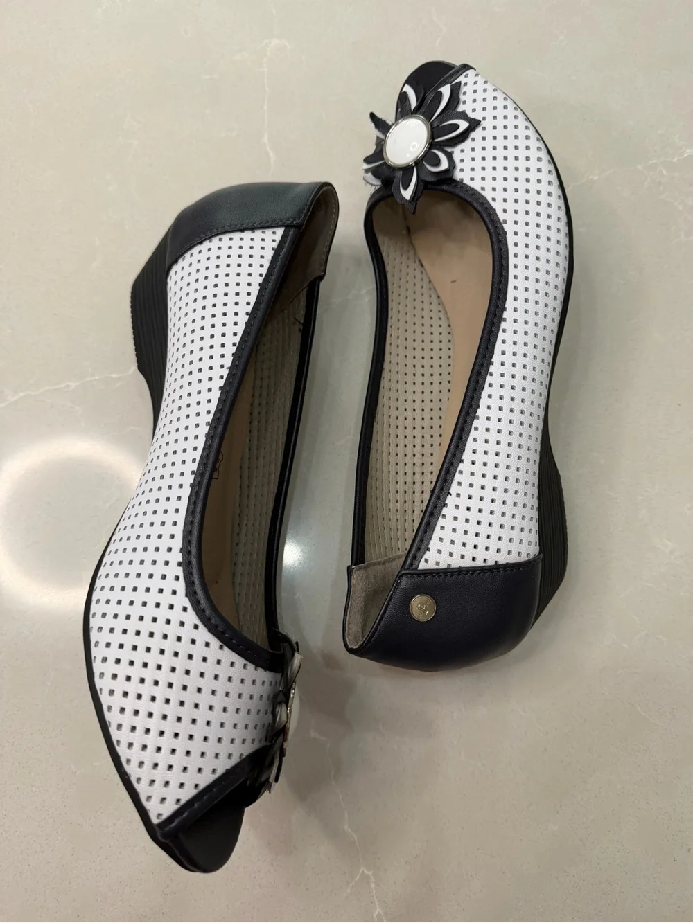 Pavers Perforated Wedge Peep Toe Pumps White Navy Floral Comfort Slip On, 41